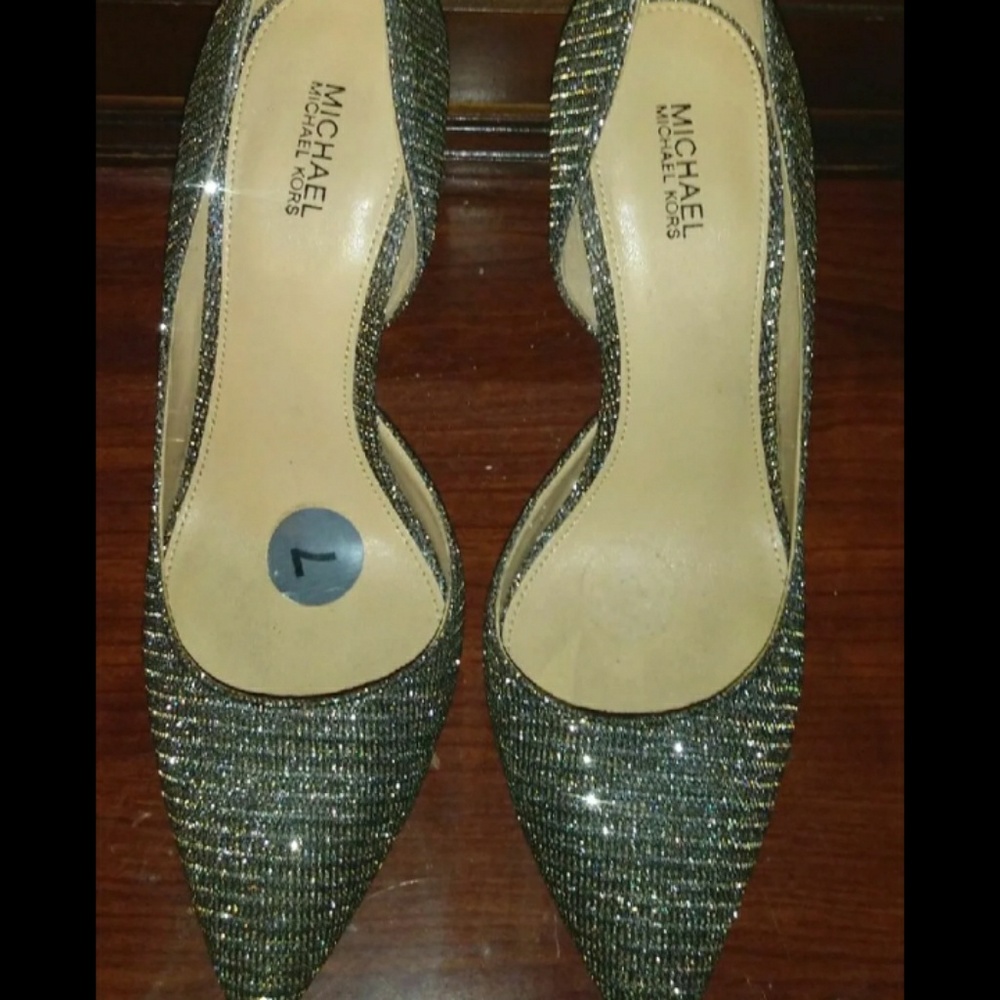 Woman's Michael Kors Dorothy Flex Pumps